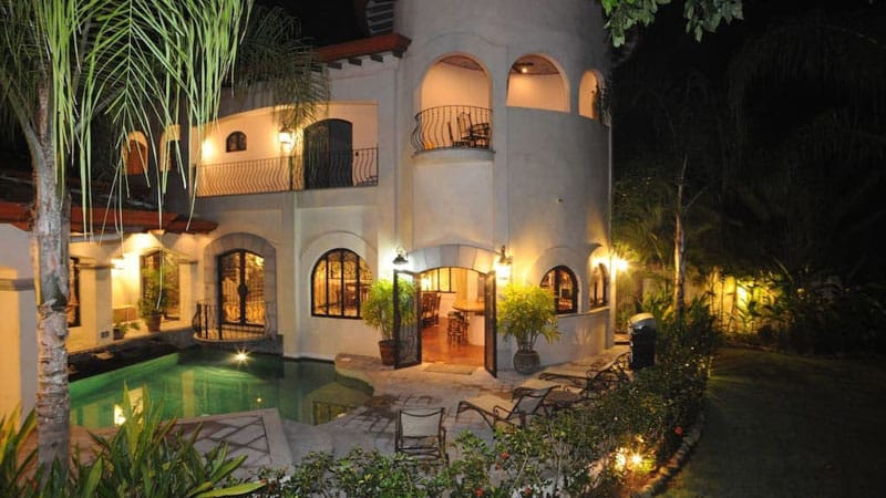 Private Luxury Villa Near Town 6 Bedrooms, Vacation Rental in Jaco Costa Rica, CR Private Homes