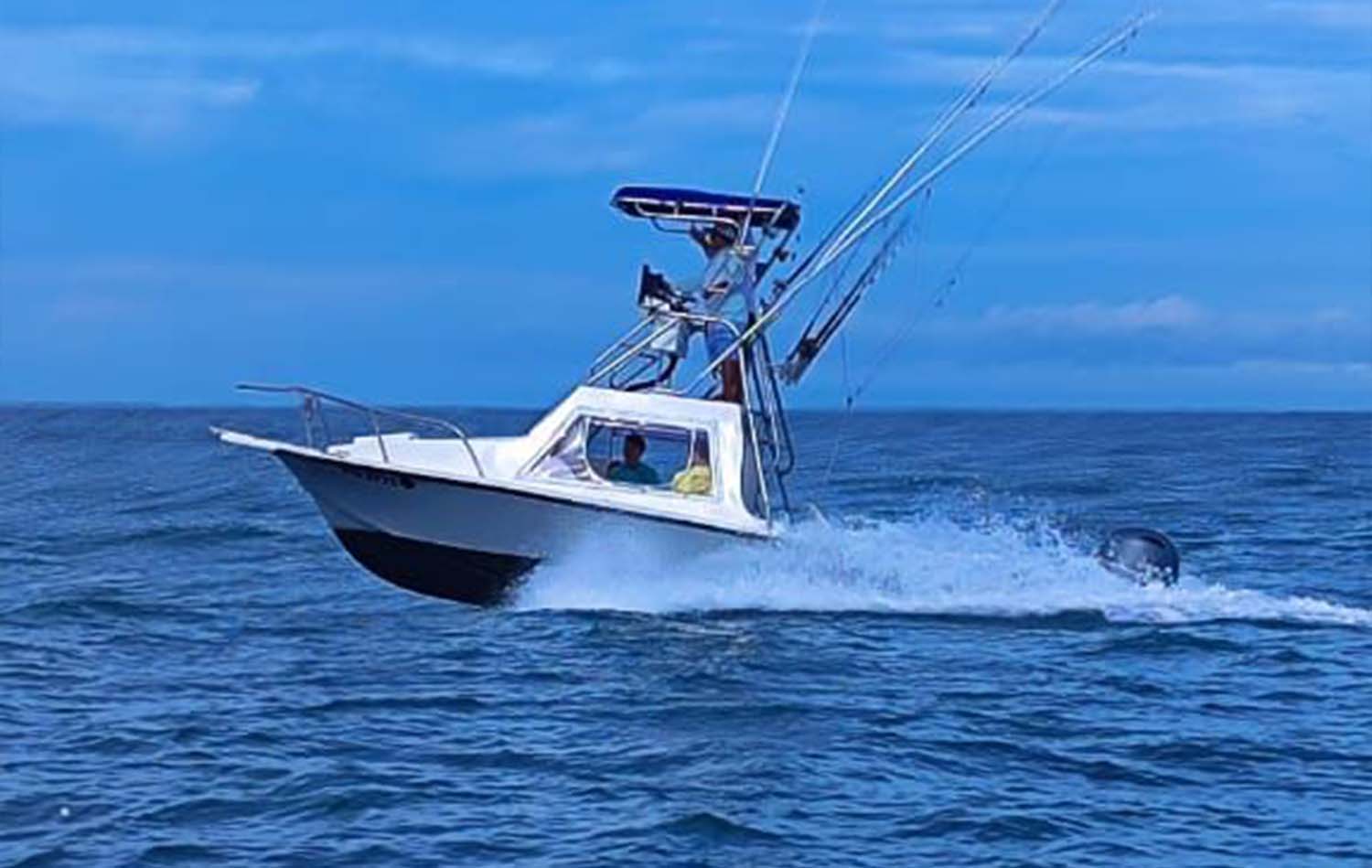 28' Fishing Charter Mako, Herradura Costa Rica